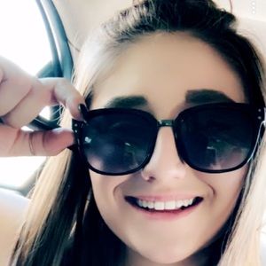 Meet your Posher, Marykate